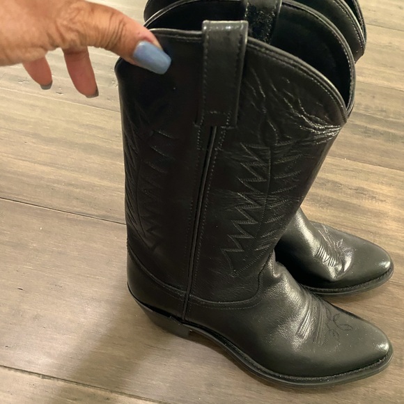 Western boots - Picture 1 of 2